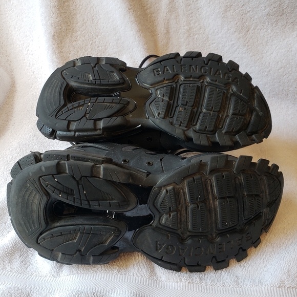 Balenciaga Men's Track Sneaker - Picture 9 of 9